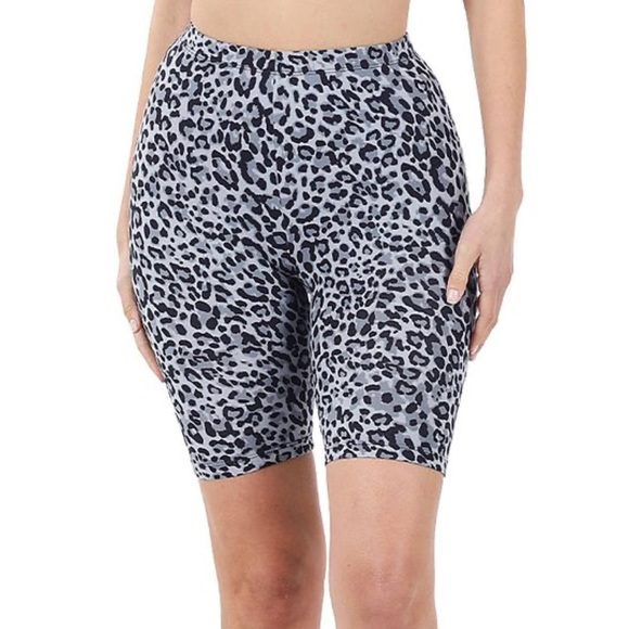 Zenana Outfitters Pants - Gray Leopard Print High Waist Bike Short | Soft Micro Brushed Stretch Activewear
